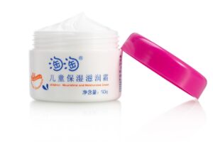 保湿しすぎが原因で白ニキビができるのはなぜ？