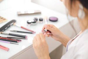 化粧水はコットンか手のどちらで塗布するのが効果的？
